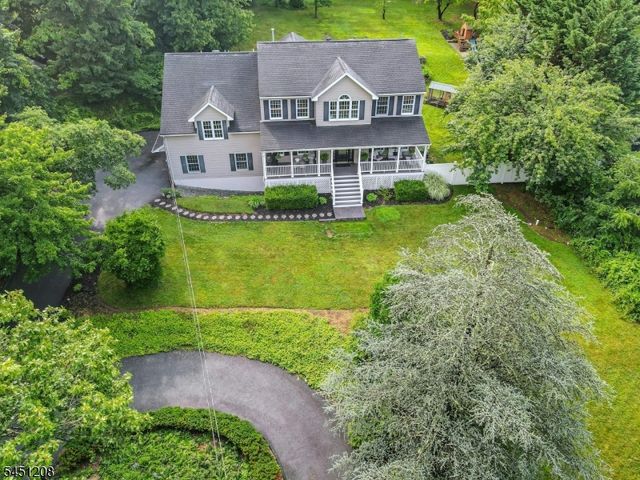 588 Stonetown Rd, Ringwood Boro, NJ 07456