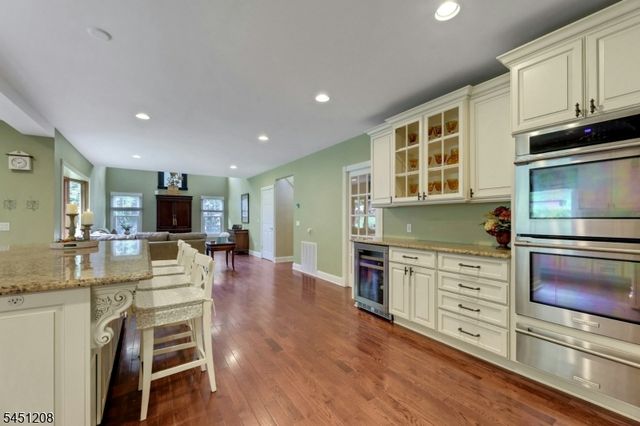 588 Stonetown Rd, Ringwood Boro, NJ 07456