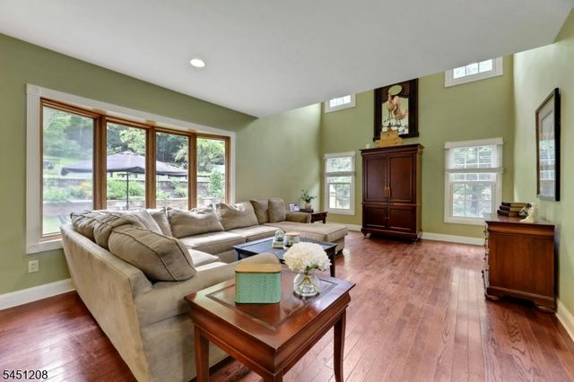 588 Stonetown Rd, Ringwood Boro, NJ 07456