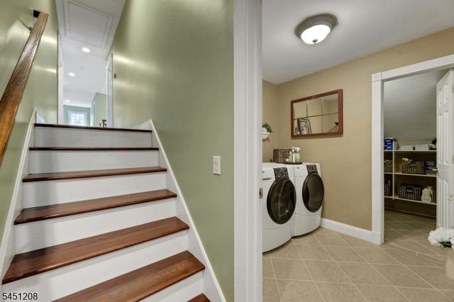 588 Stonetown Rd, Ringwood Boro, NJ 07456