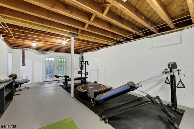 588 Stonetown Rd, Ringwood Boro, NJ 07456