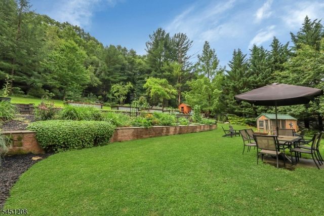 588 Stonetown Rd, Ringwood Boro, NJ 07456