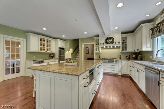 588 Stonetown Rd, Ringwood Boro, NJ 07456