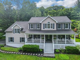 588 Stonetown Rd, Ringwood Boro, NJ 07456