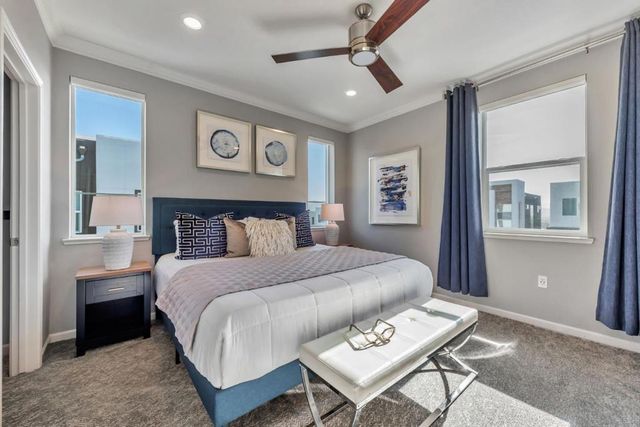 111 Llano De Los Robles Avenue 2, San Jose, CA 95136