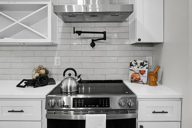 1820 Meadowlawn Drive, Charleston, SC 29407