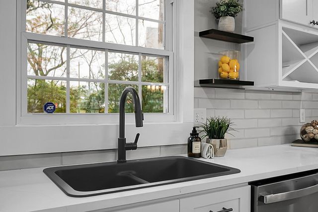 1820 Meadowlawn Drive, Charleston, SC 29407