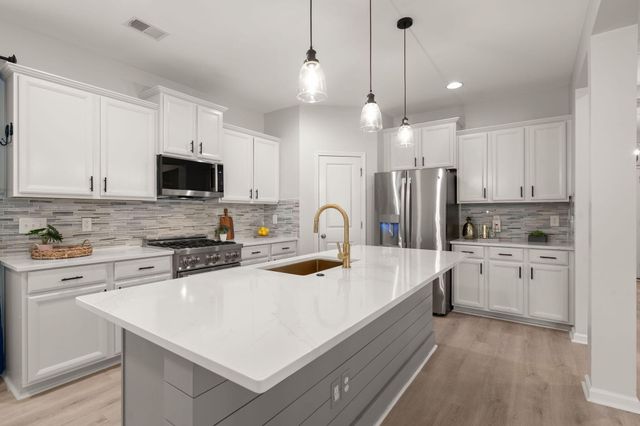 174 Bateaux Drive, Summerville, SC 29483