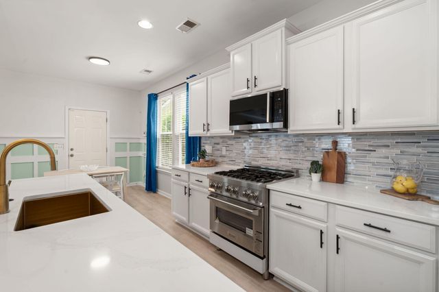 174 Bateaux Drive, Summerville, SC 29483