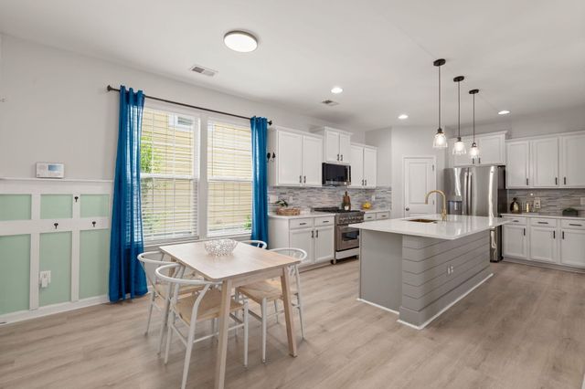 174 Bateaux Drive, Summerville, SC 29483