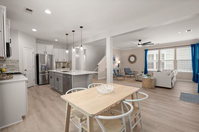 174 Bateaux Drive, Summerville, SC 29483