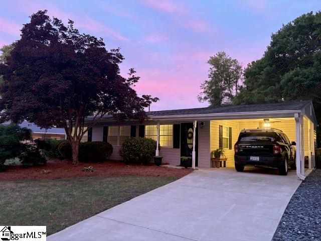 6 Paris View Drive, Travelers Rest, SC 29690