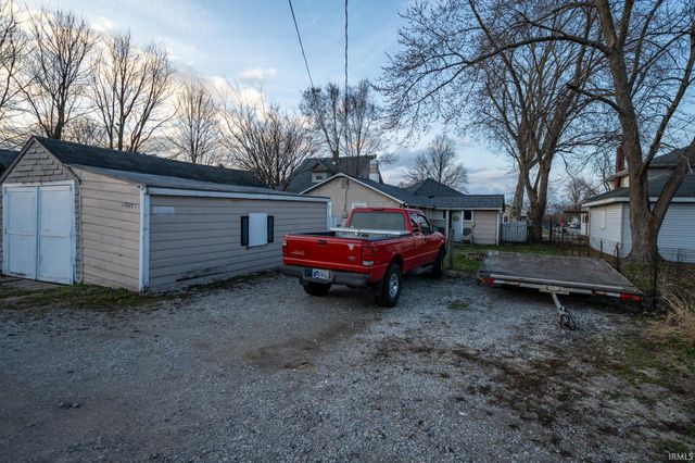 1521 E Lincolnway, Mishawaka, IN 46544