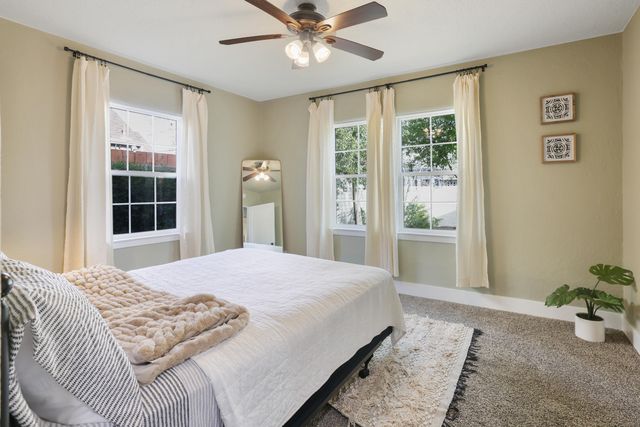 1090 E Tulare Avenue, Tulare, CA 93274