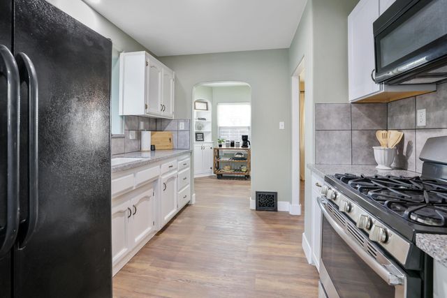 1090 E Tulare Avenue, Tulare, CA 93274