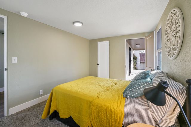 1090 E Tulare Avenue, Tulare, CA 93274