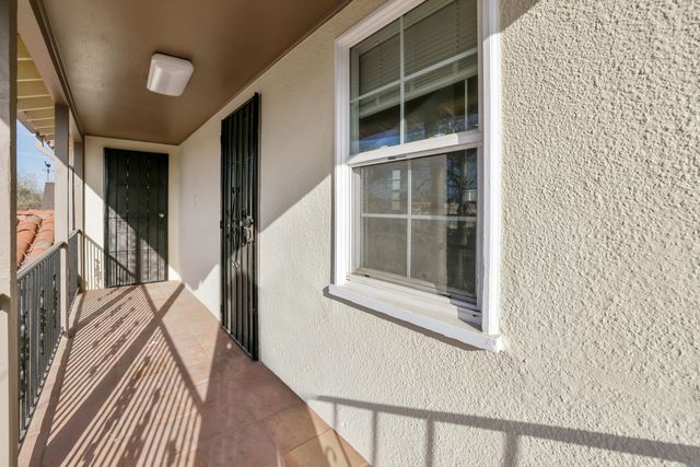 1090 E Tulare Avenue, Tulare, CA 93274