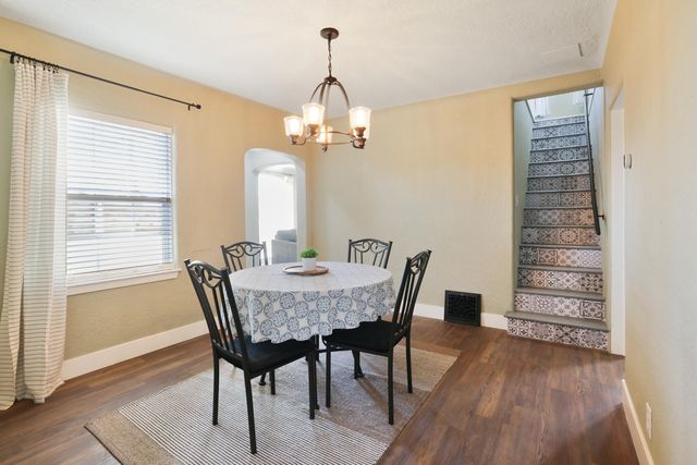 1090 E Tulare Avenue, Tulare, CA 93274