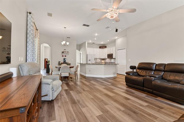 3744 CLYDEBANK CT, Apopka, FL 32712