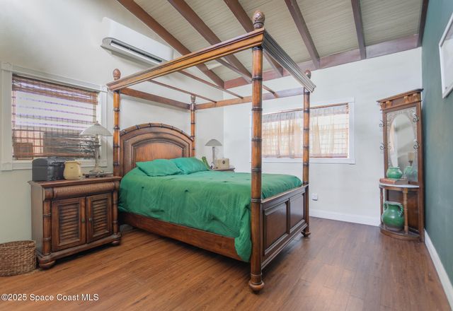 905 S Brevard Avenue, Cocoa Beach, FL 32931