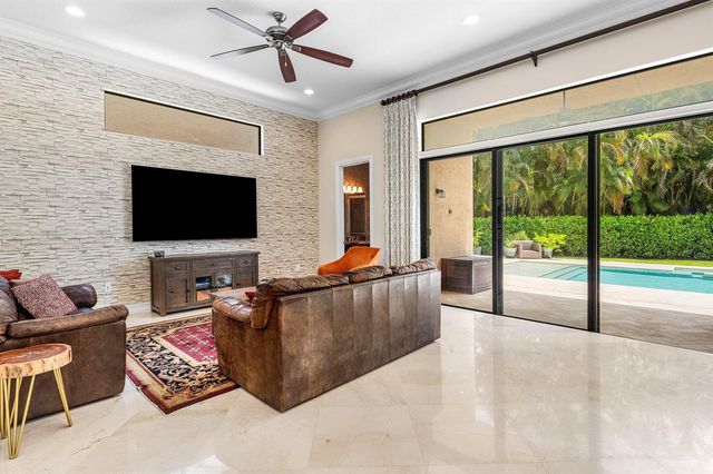8658 Lewis River Road, Delray Beach, FL 33446
