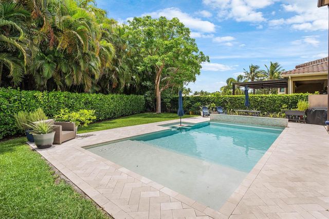 8658 Lewis River Road, Delray Beach, FL 33446