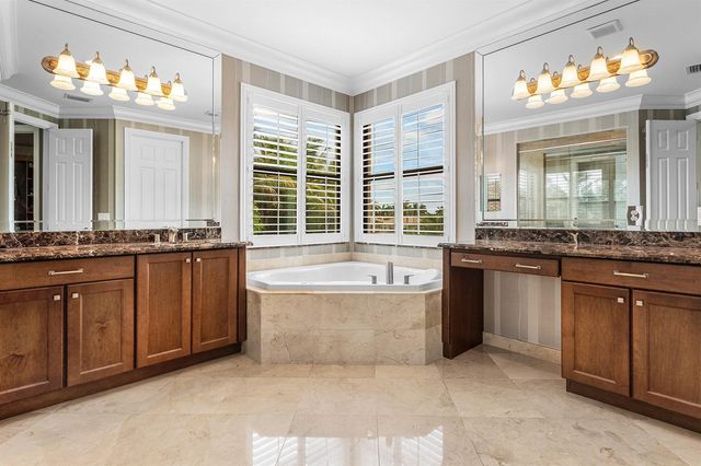 8658 Lewis River Road, Delray Beach, FL 33446