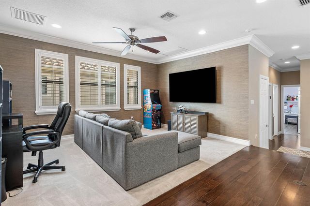 8658 Lewis River Road, Delray Beach, FL 33446