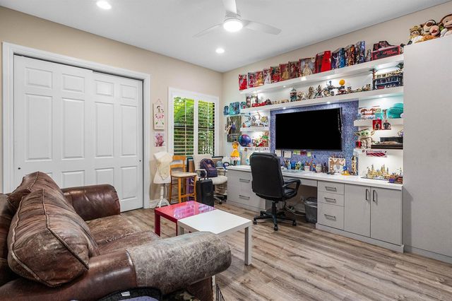 8658 Lewis River Road, Delray Beach, FL 33446