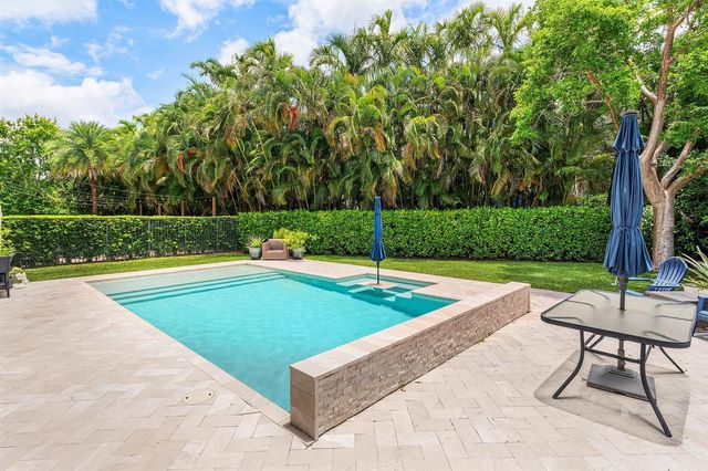 8658 Lewis River Road, Delray Beach, FL 33446