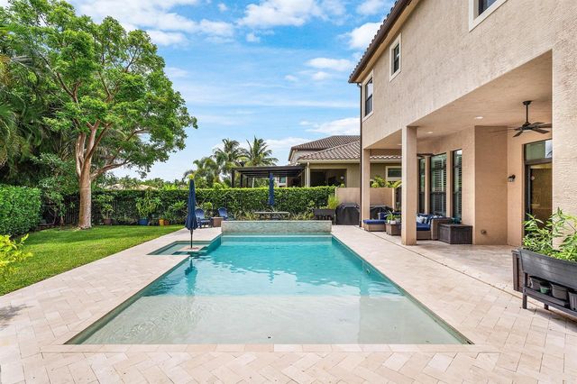 8658 Lewis River Road, Delray Beach, FL 33446