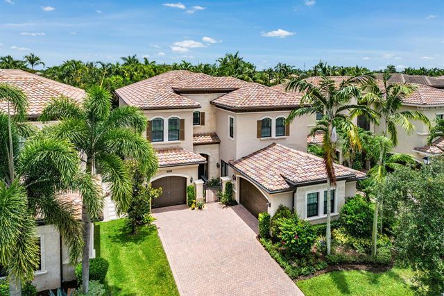 8658 Lewis River Road, Delray Beach, FL 33446