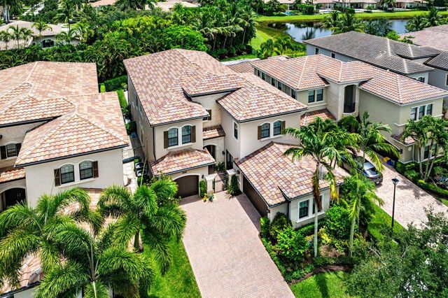 8658 Lewis River Road, Delray Beach, FL 33446