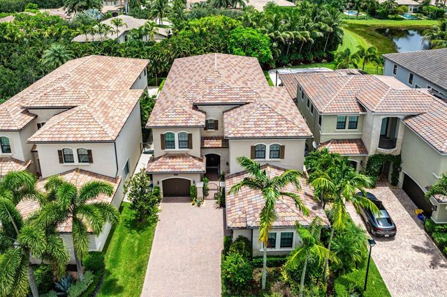 8658 Lewis River Road, Delray Beach, FL 33446