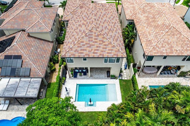 8658 Lewis River Road, Delray Beach, FL 33446