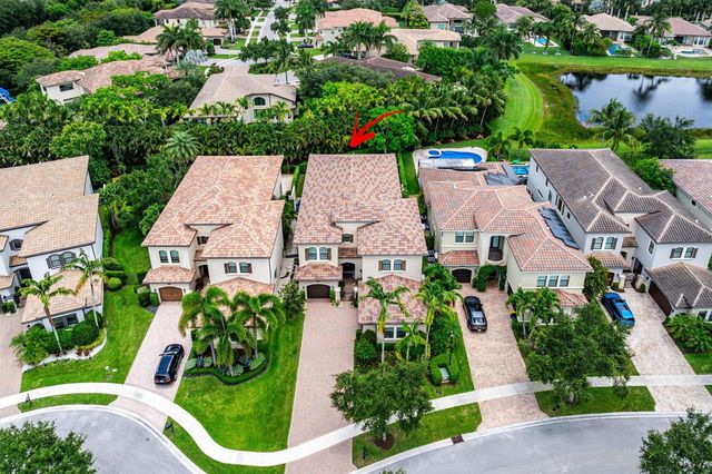 8658 Lewis River Road, Delray Beach, FL 33446