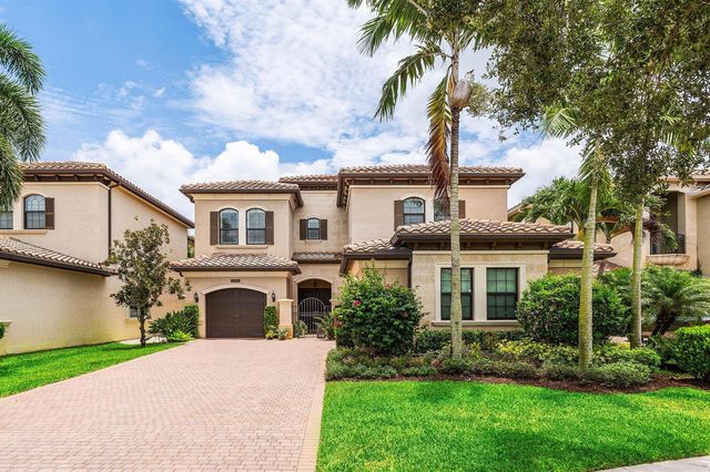 8658 Lewis River Road, Delray Beach, FL 33446