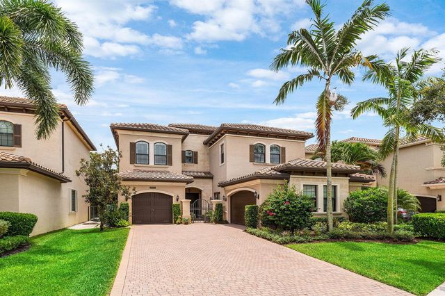 8658 Lewis River Road, Delray Beach, FL 33446