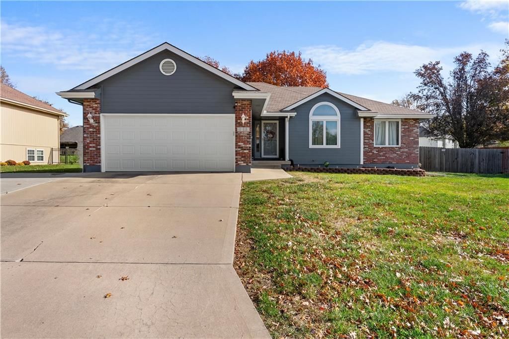 4620 SW 10TH Street, Blue Springs, MO 64015