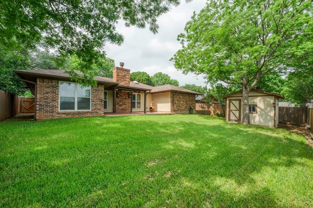 740 Montvale Drive, Mansfield, TX 76063