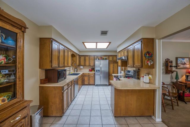 740 Montvale Drive, Mansfield, TX 76063