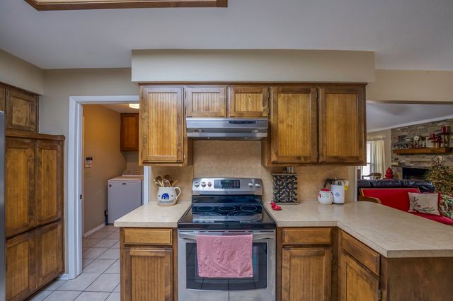 740 Montvale Drive, Mansfield, TX 76063