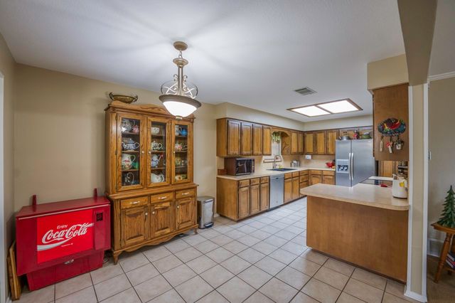 740 Montvale Drive, Mansfield, TX 76063