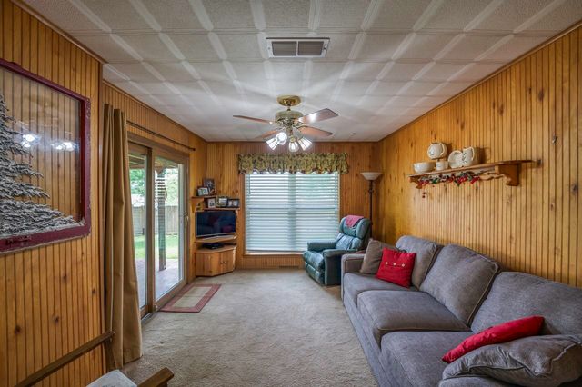 740 Montvale Drive, Mansfield, TX 76063