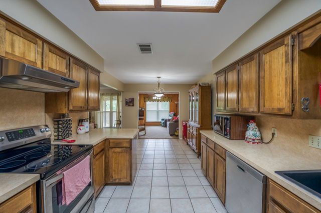 740 Montvale Drive, Mansfield, TX 76063