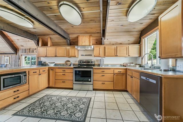 1819 Lake Drive, Camano Island, WA 98282