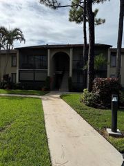707 Sunny Pine Way F2, Greenacres, FL 33415