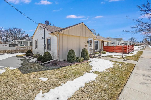 1503 S 25th STREET, Manitowoc, WI 54220