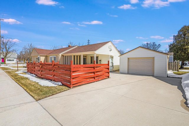 1503 S 25th STREET, Manitowoc, WI 54220