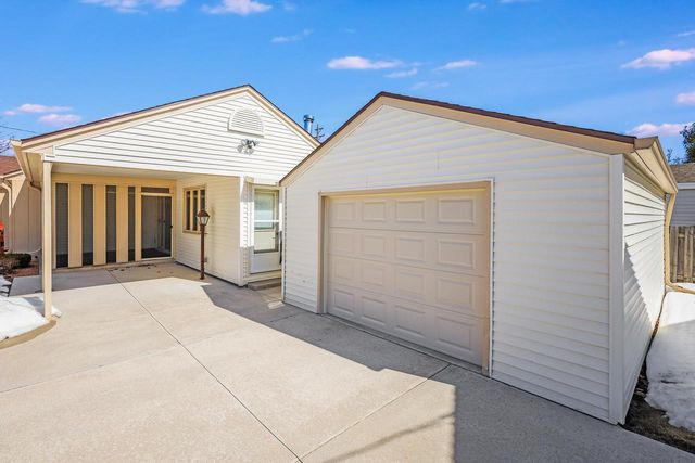 1503 S 25th STREET, Manitowoc, WI 54220